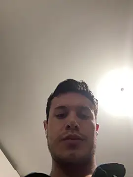 XXX chat uživo modela robmor21