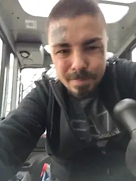 Chat +18 de Berti3128 ao vivo
