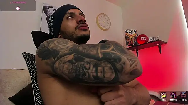 LiamReigns_'s Live XXX Chat