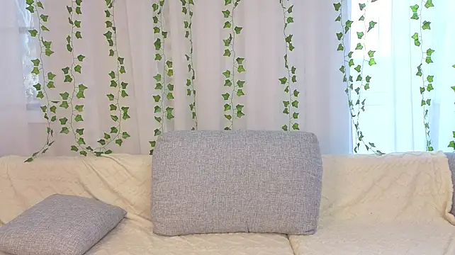 EvaStarlighto Adlı Modelin Canlı XXX Sohbeti