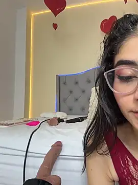 LunaBloon Chat XXX live