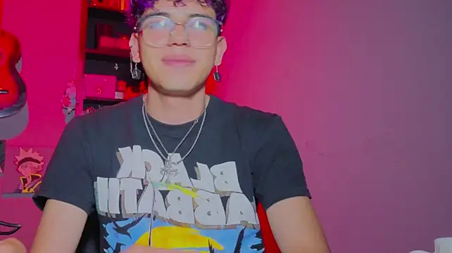 MikeyKuro Live XXX-chat