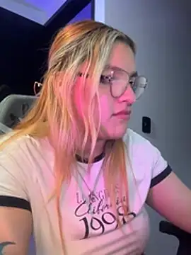 Sophia_Weest99's Live XXX Chat