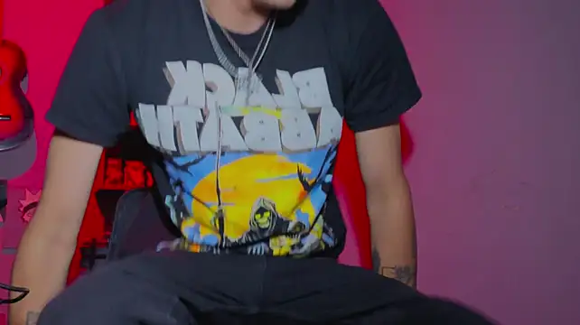 MikeyKuro Live XXX Chat