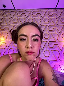 MelanyyJhonson15 XXX чат на живо