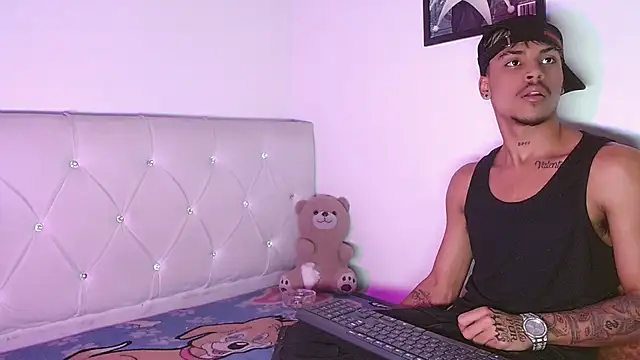 Angel_foxc13 Chat XXX in diretta