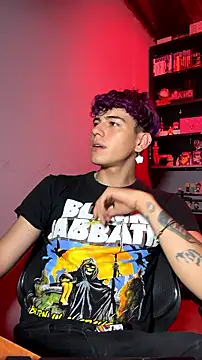 MikeyKuro: онлайн-секс-чат