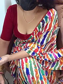 Roja-Telugu777 Adlı Modelin Canlı XXX Sohbeti