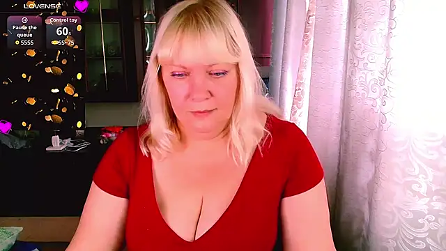 FlowerButterf's Live XXX Chat