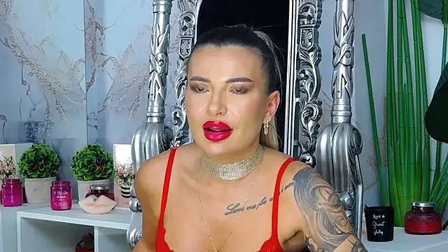 NightshadeIris' Live XXX Chat