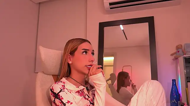 دردشة aaronKeller الجنسية المباشرة
