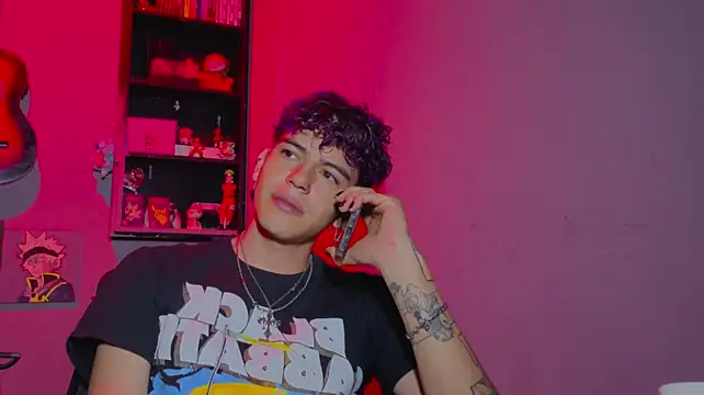 MikeyKuro Live XXX Chat