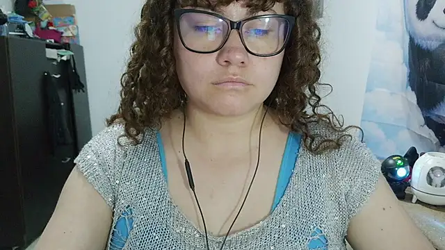 curly_greeneyed's Live XXX Chat