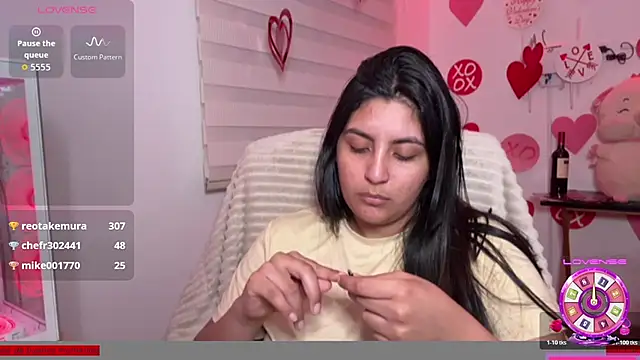 cloe_small's Live XXX Chat