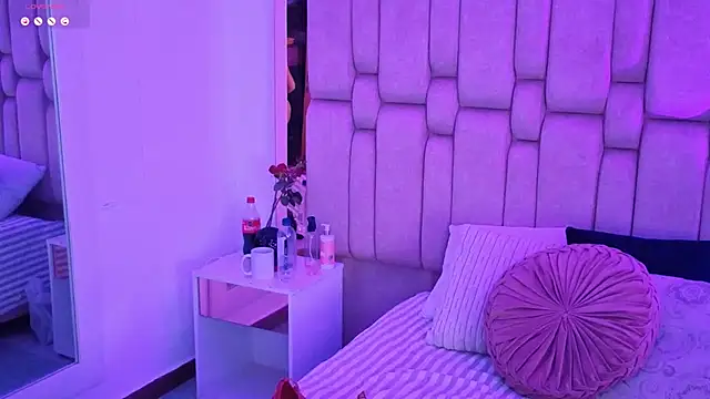 AndreinaLopezz's Live XXX Chat