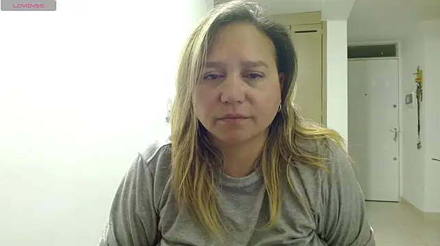 LauraReeves élő XXX-chatje