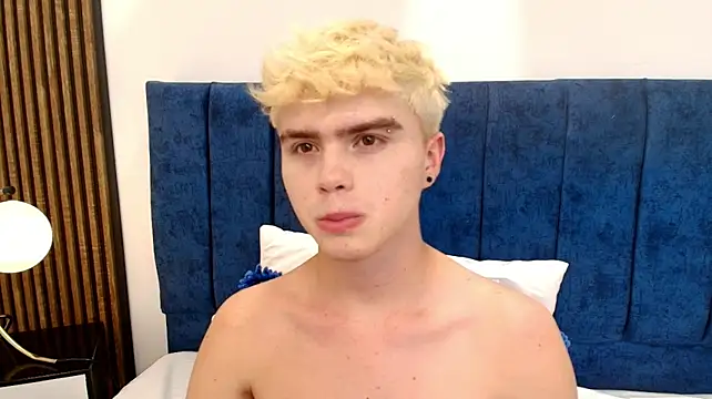 Chat XXX en directo de Ian_Stone