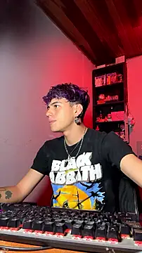 MikeyKuro Adlı Modelin Canlı XXX Sohbeti