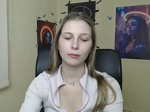 StrangerGi – Live XXX-chat