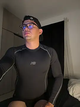 ENZODELEON's Live XXX Chat