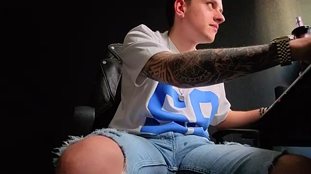 FelixStarkk 现场XXX聊天