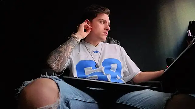Chat XXX ao vivo de FelixStarkk