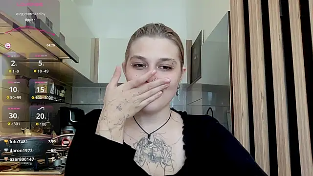 Ella_Bloom Adlı Modelin Canlı XXX Sohbeti