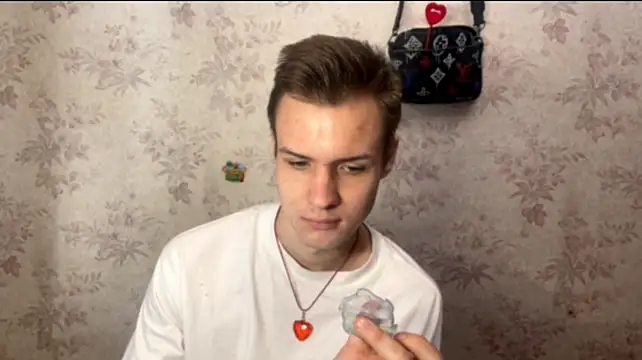 XXX chat uživo modela BigBabyMax
