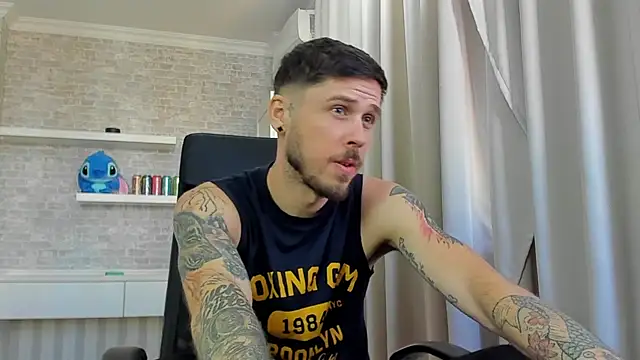 XXX chat uživo modela JonahShaw