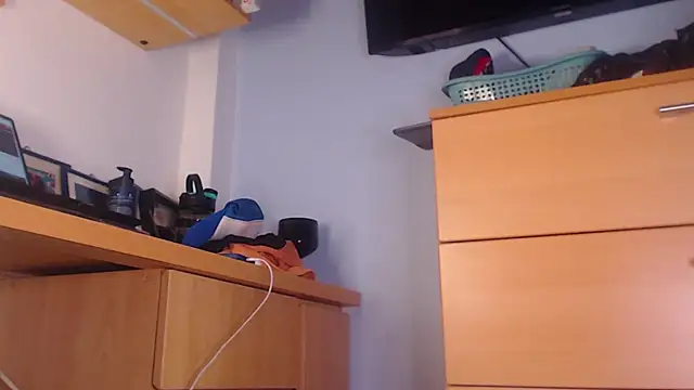 XXX chat uživo modela MikeMiller2
