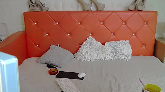 HotIris Adlı Modelin Canlı XXX Sohbeti