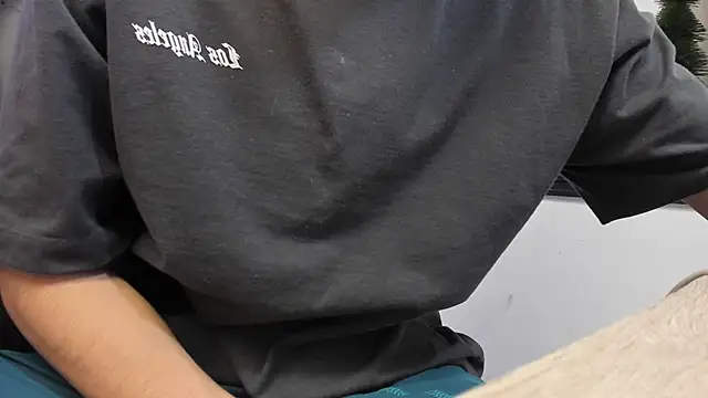 צ'אט XXX בשידור חי של Benji23_