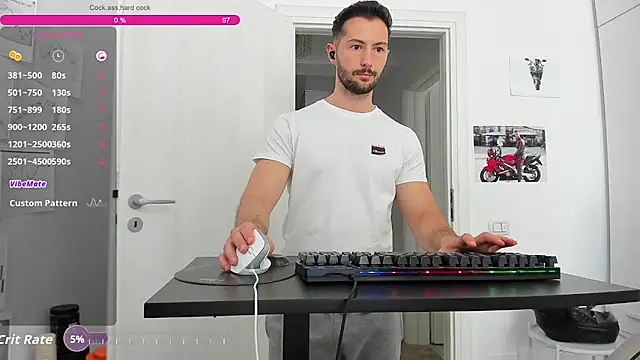ZackFraser Adlı Modelin Canlı XXX Sohbeti