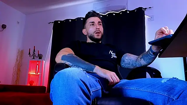 MightyAaron66 Chat XXX live