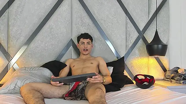 OliverMillerr Adlı Modelin Canlı XXX Sohbeti