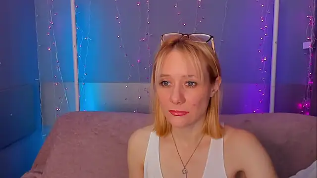 XXX chat uživo modela NikaBond