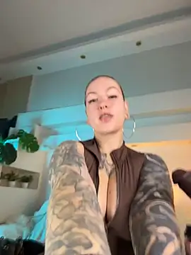 Tattitude_n Live XXX chat