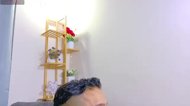צ'אט XXX בשידור חי של ethanblakee