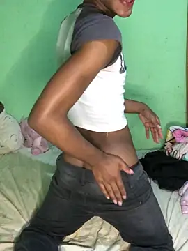 Evans_Femb live XXX chat