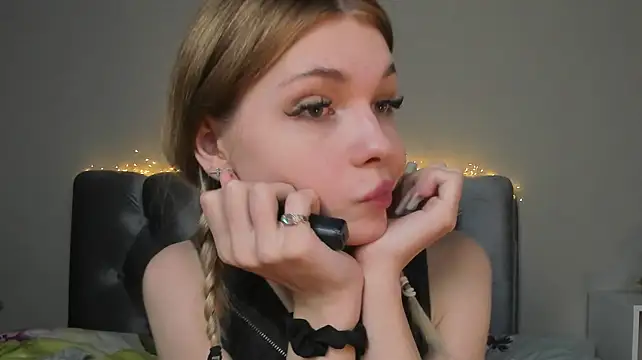 Blondy_Fina: онлайн-секс-чат