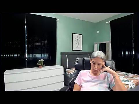 XXX chat uživo modela LexxxyDiamond