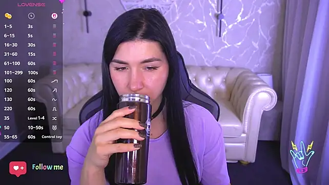 EmilyCandyy – Naživo XXX chat