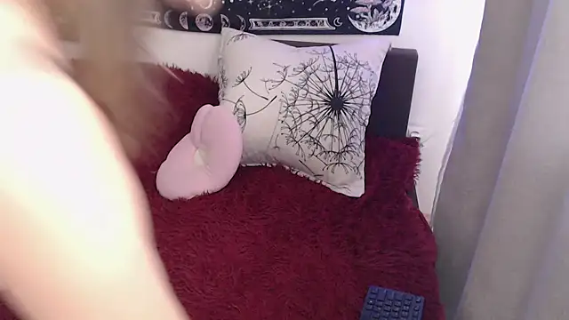 AlienforTwenty's Live XXX Chat