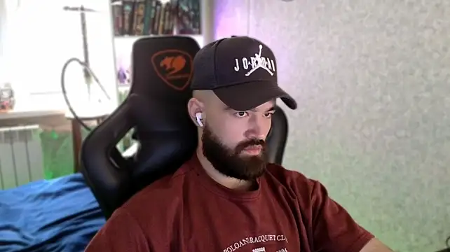 צ'אט XXX בשידור חי של _Serious_Man