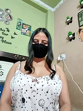 Hot-priyaX – Live XXX-chat