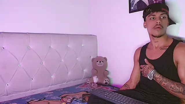 Angel_foxc13 élő XXX-chatje