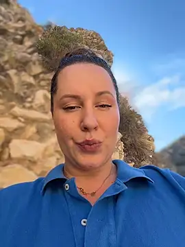 Živý XXX chat Mona_Plus