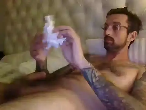 Chatroom XXX en direct de MrDGrey
