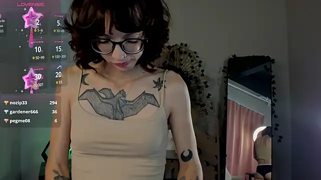 XXX chat uživo modela Runa_Ashen