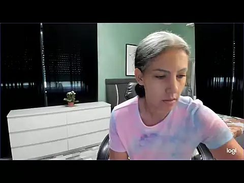Chat +18 de LexxxyDiamond ao vivo